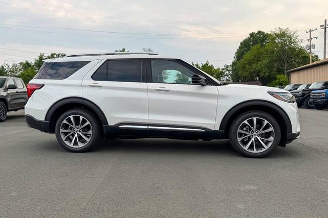 Photo of 2025 Star White Metallic Tri-Coat Ford Explorer