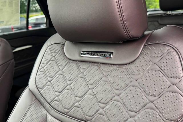 Photo of 2025 Star White Metallic Tri-Coat Ford Explorer