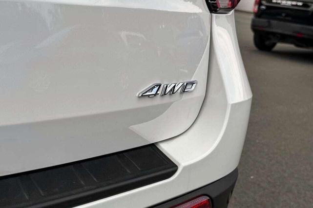 Photo of 2025 Star White Metallic Tri-Coat Ford Explorer