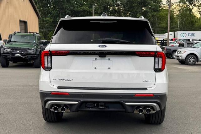 Photo of 2025 Star White Metallic Tri-Coat Ford Explorer