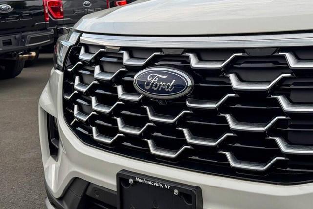Photo of 2025 Star White Metallic Tri-Coat Ford Explorer