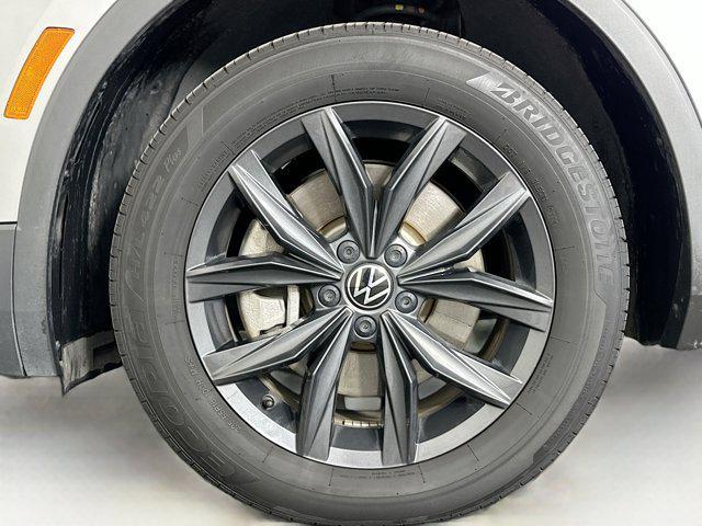 Photo of 2024 Pyrite Silver Metallic Volkswagen Tiguan