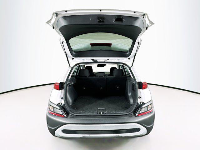 Photo of 2023 Lunar White Hyundai KONA