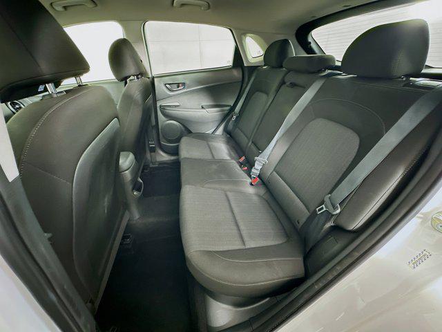 Photo of 2023 Lunar White Hyundai KONA
