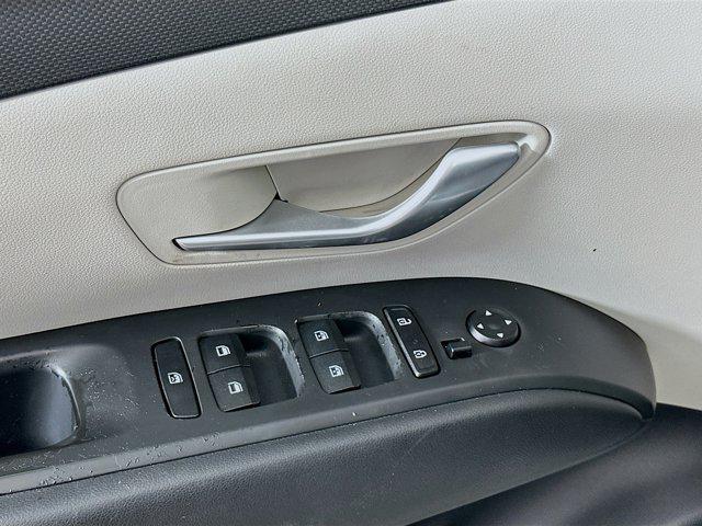 Photo of 2022 Shimmering Silver Hyundai TUCSON