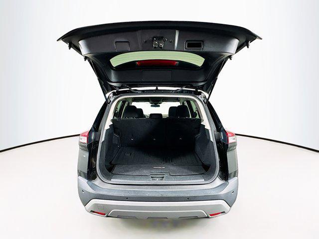 Photo of 2023 Super Black Nissan Rogue