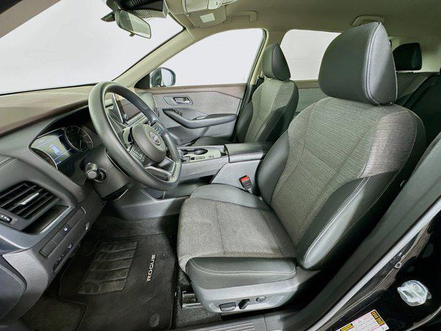 Photo of 2023 Super Black Nissan Rogue