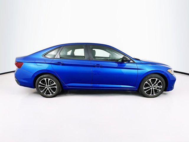 Photo of 2024 Rising Blue Metallic Volkswagen Jetta