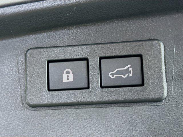 Photo of 2024 Ice Silver Metallic Subaru Outback