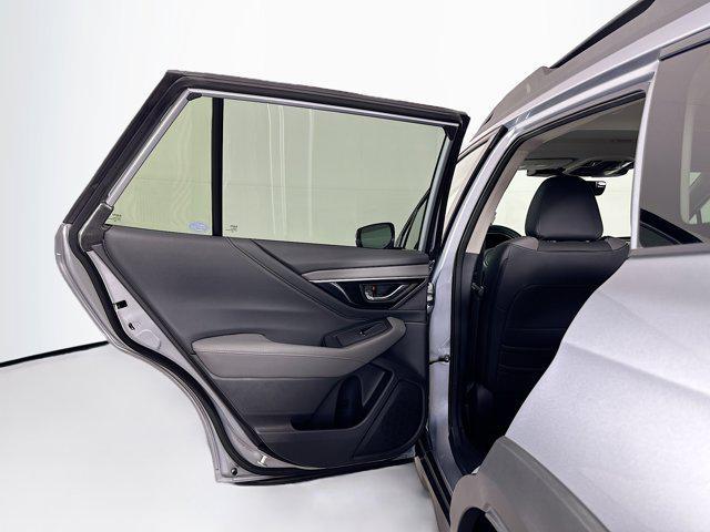 Photo of 2024 Ice Silver Metallic Subaru Outback