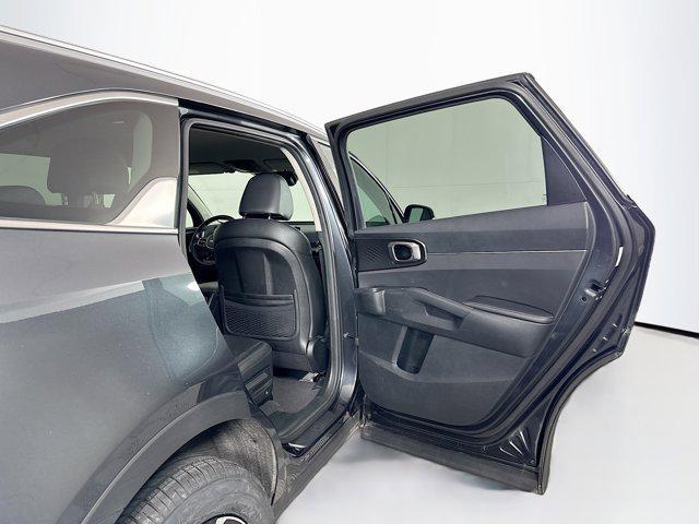 Photo of 2024 Gravity Grey Kia Sorento