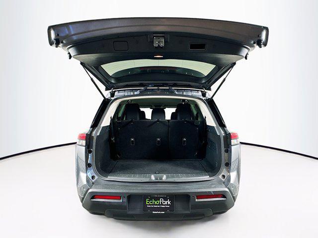 Photo of 2024 Gun Metallic Nissan Pathfinder