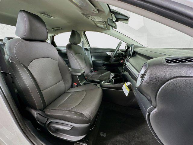 Photo of 2024 Snow White Pearl Kia Forte