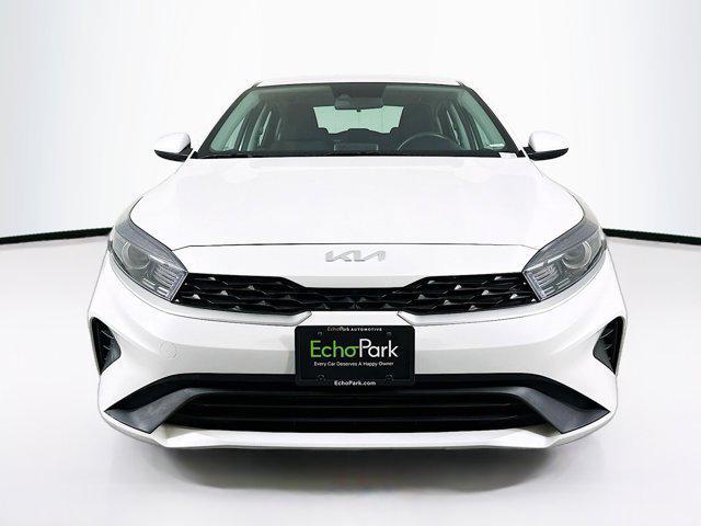Photo of 2024 Snow White Pearl Kia Forte