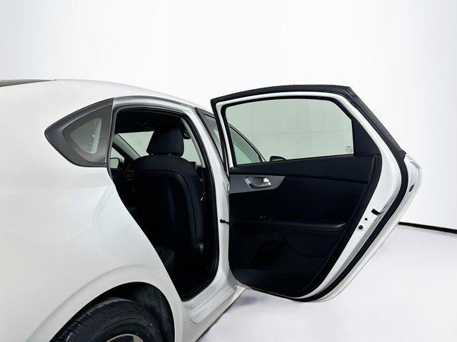 Photo of 2024 Snow White Pearl Kia Forte