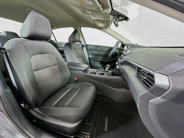 Photo of 2024 Gun Metallic Nissan Altima