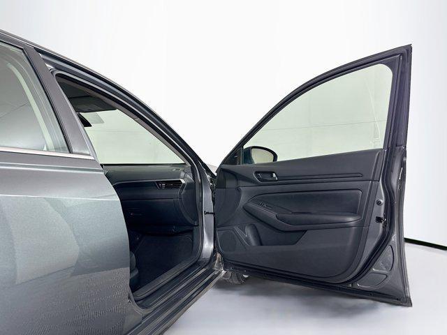 Photo of 2024 Gun Metallic Nissan Altima