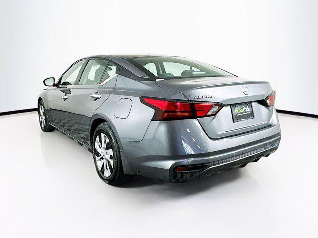 Photo of 2024 Gun Metallic Nissan Altima