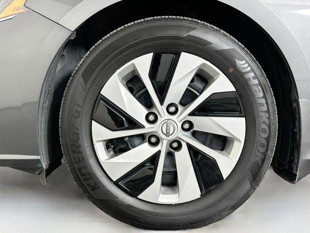 Photo of 2024 Gun Metallic Nissan Altima