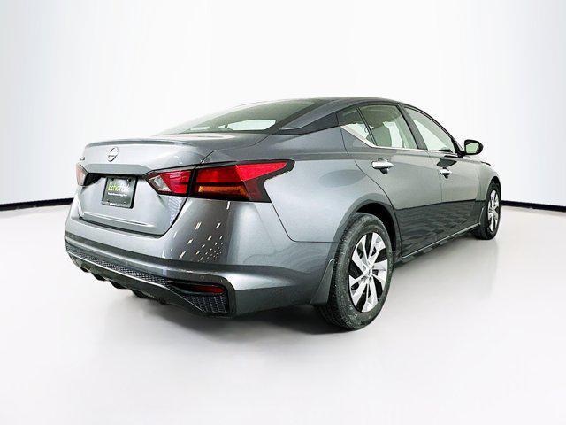 Photo of 2024 Gun Metallic Nissan Altima