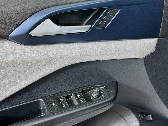 Photo of 2023 Pyrite Silver Metallic Volkswagen Taos