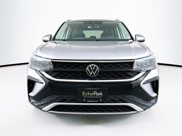 Photo of 2023 Pyrite Silver Metallic Volkswagen Taos