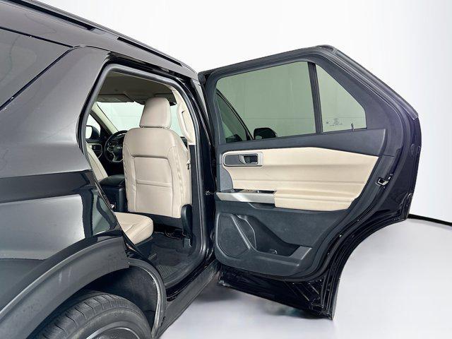 Photo of 2023 Agate Black Metallic Ford Explorer