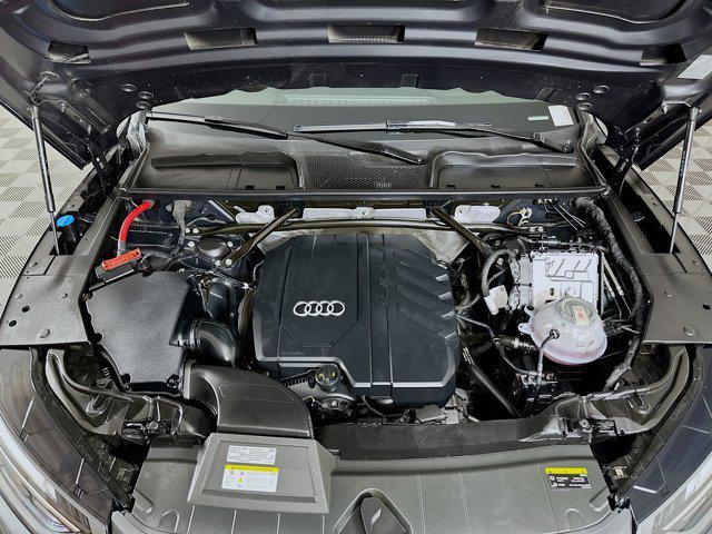 Photo of 2023 Daytona Gray Pearl Effect Audi Q5