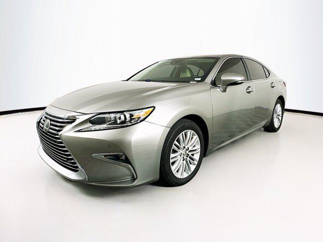 Photo of 2017 Atomic Silver Lexus ES 350