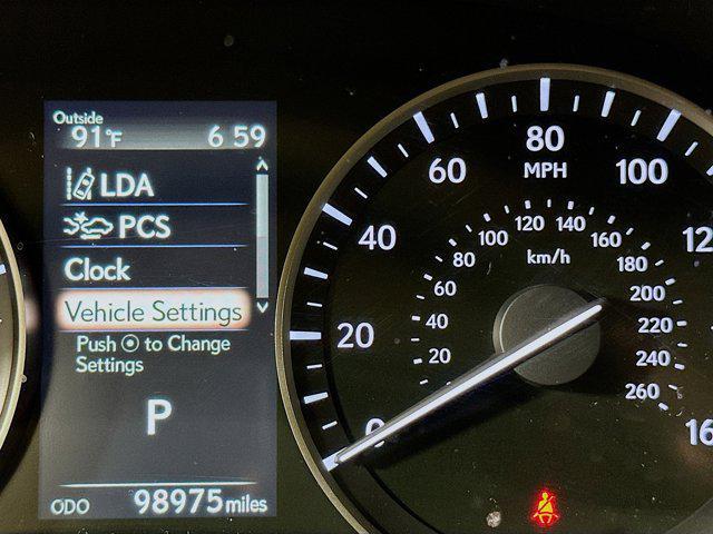 Photo of 2017 Atomic Silver Lexus ES 350