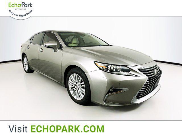 Photo of 2017 Atomic Silver Lexus ES 350