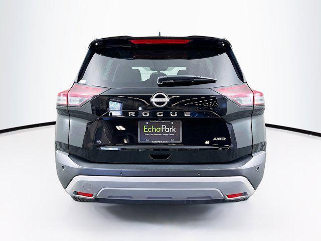 Photo of 2023 Super Black Nissan Rogue