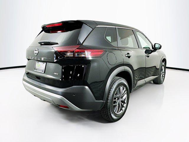 Photo of 2023 Super Black Nissan Rogue