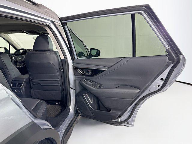 Photo of 2024 Ice Silver Metallic Subaru Outback