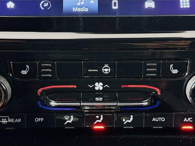 Photo of 2024 Silver Zynith Jeep Grand Cherokee L