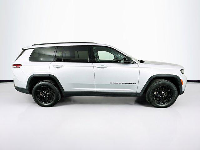 Photo of 2024 Silver Zynith Jeep Grand Cherokee L