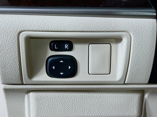 Photo of 2013 Starfire Pearl Lexus ES 350