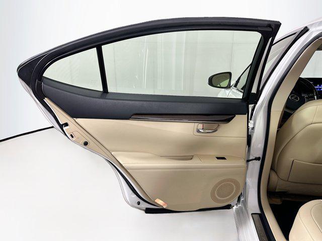 Photo of 2013 Starfire Pearl Lexus ES 350