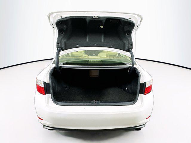 Photo of 2013 Starfire Pearl Lexus ES 350