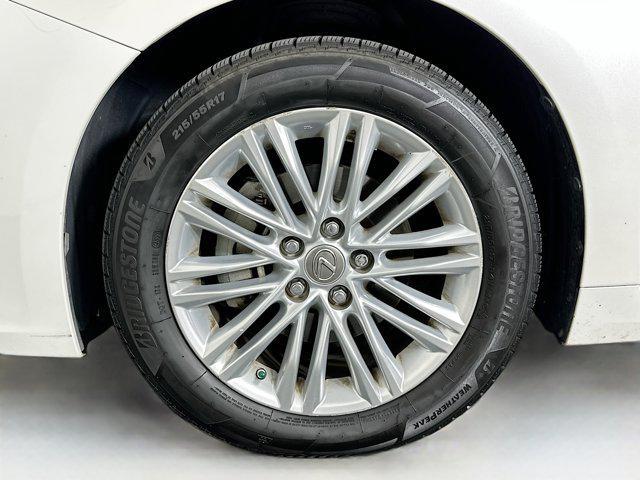 Photo of 2013 Starfire Pearl Lexus ES 350