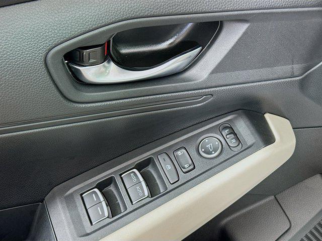 Photo of 2024 Platinum White Pearl Honda Accord