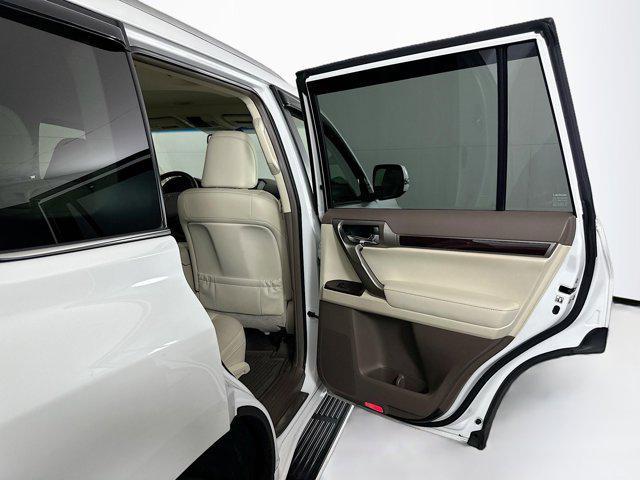 Photo of 2018 Starfire Pearl Lexus GX 460