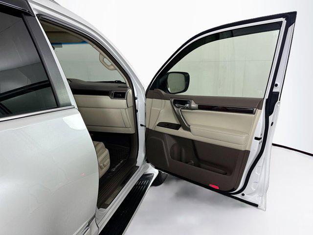 Photo of 2018 Starfire Pearl Lexus GX 460