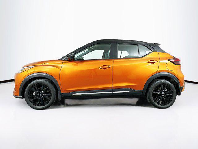 Photo of 2023 Monarch Orange Metallic/Super Black Nissan Kicks
