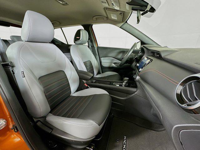 Photo of 2023 Monarch Orange Metallic/Super Black Nissan Kicks