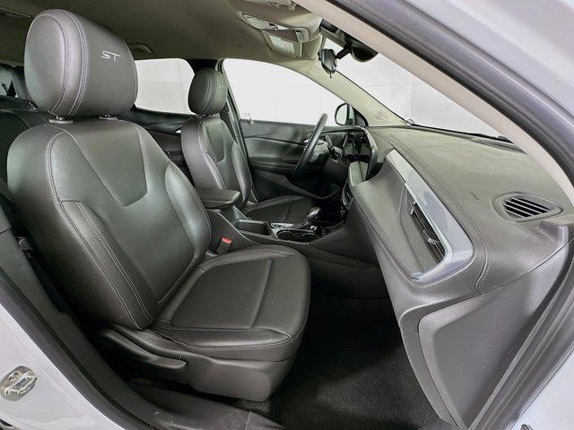 Photo of 2024 Summit White Buick Encore GX