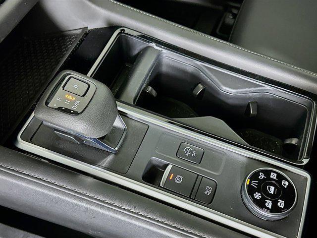 Photo of 2022 Gun Metallic/Super Black Nissan Pathfinder