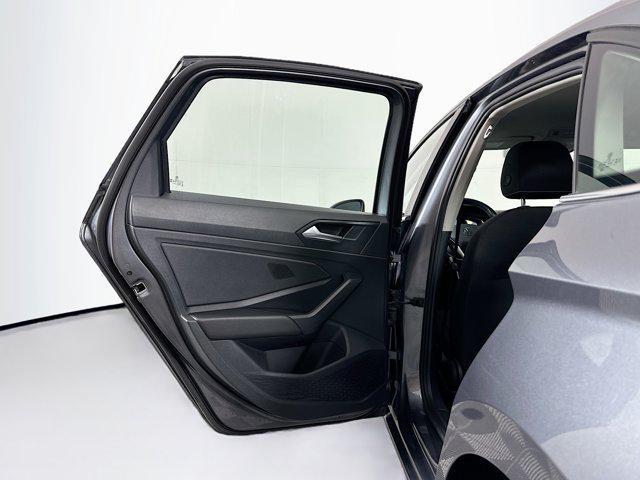 Photo of 2024 Platinum Gray Metallic Volkswagen Jetta