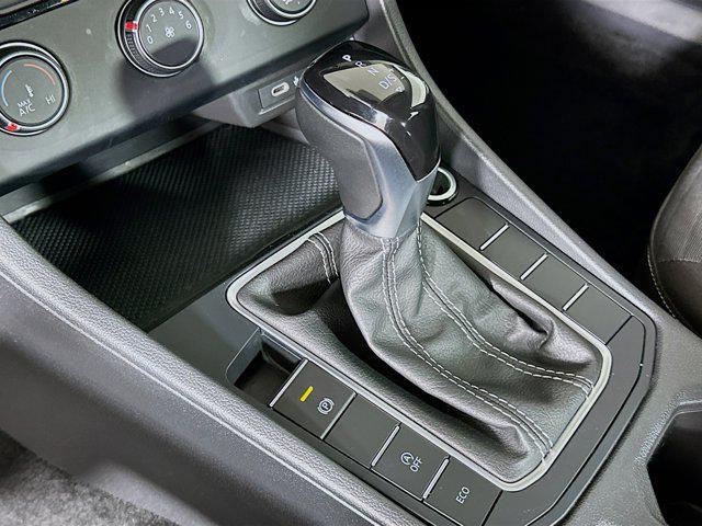 Photo of 2024 Platinum Gray Metallic Volkswagen Jetta