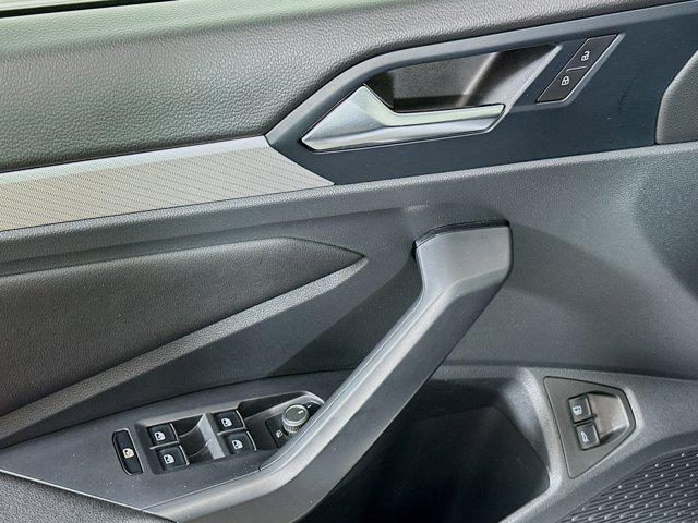 Photo of 2024 Platinum Gray Metallic Volkswagen Jetta